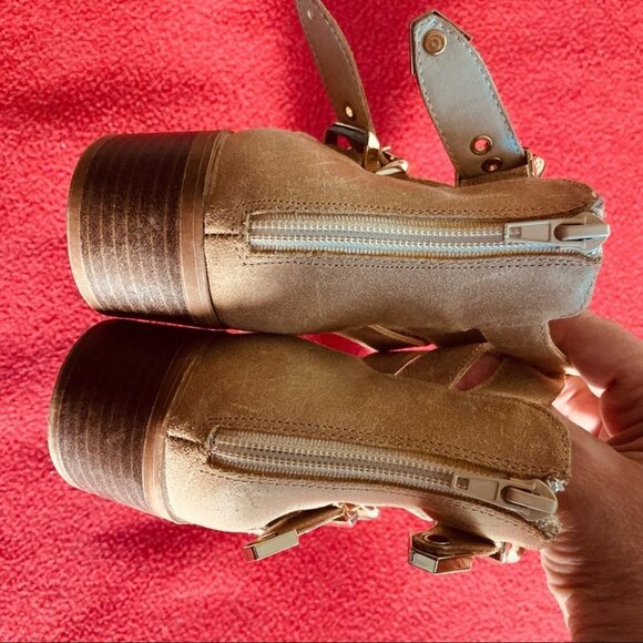 SEYCHELLES Sz 10  Strap Golden Details Buckles Zipper Stacked Heel Booties - Picture 9 of 11
